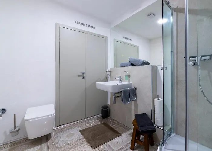 8 شقة شتوكاخ