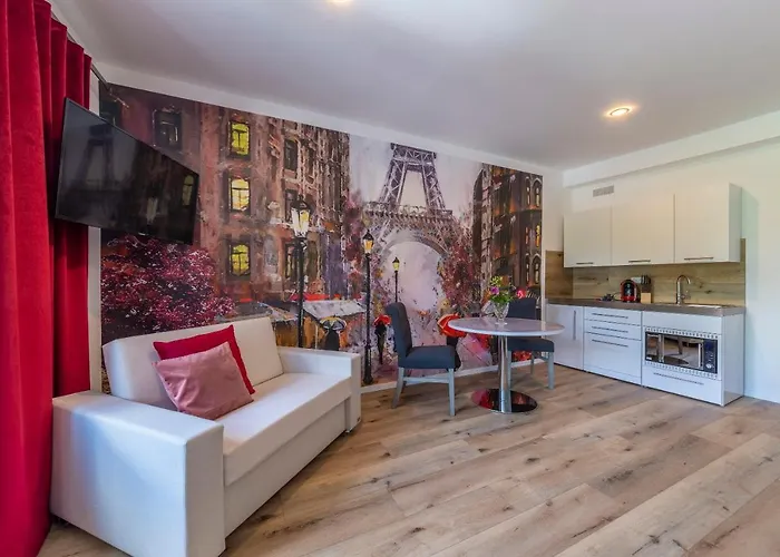 8 Апартаменты